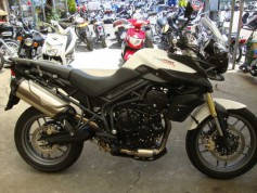 Triumph Tiger 800 (2)