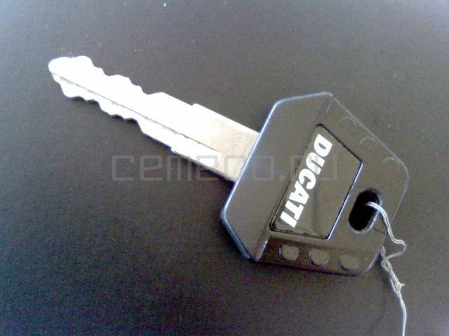 Ducati Monster 900 SIE (10000km) - стоимость