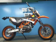 KTM 690 SMC R (2)
