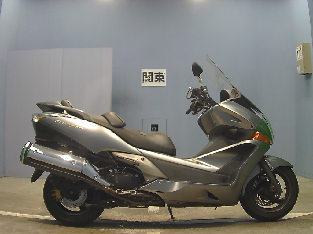 Honda silver wing. Хонда Сильвер Винг 600. Honda Silver Wing 600 gt. Honda Silver Wing 600 2013. 2004 Honda Silverwing 600.