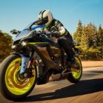 2018-Yamaha-YZF-R1 (1)