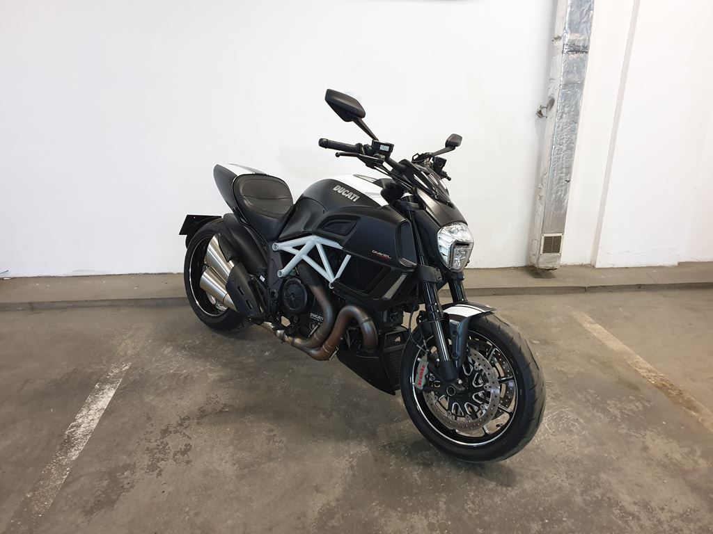 Ducati Diavel черный