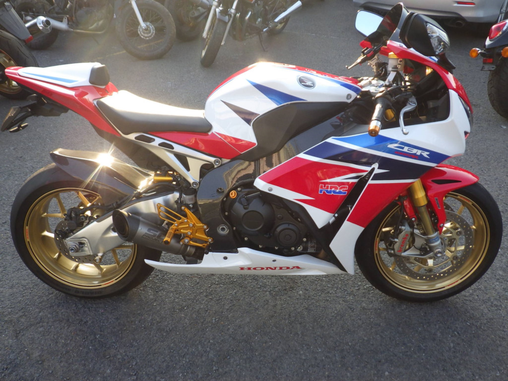 Honda CBR1000RR SE 23028 1 050 000 1000 SE 190404 5022 Cemeco