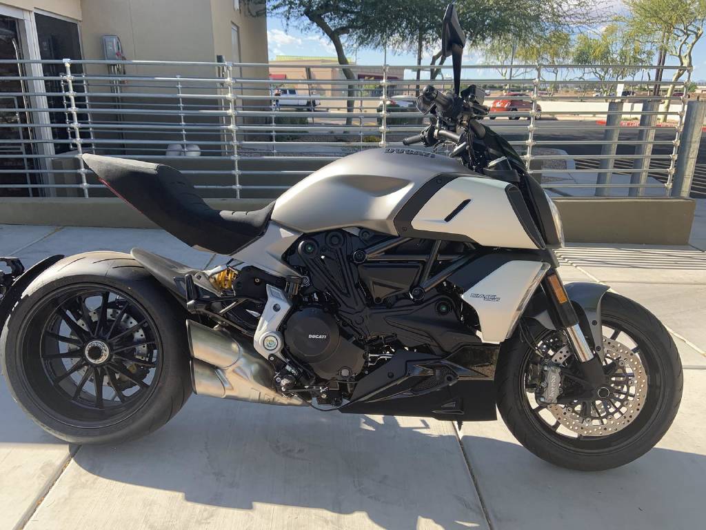 Ducati Diavel 1260 Carbon