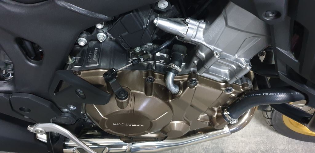 Honda CRF1000 AfricaTwin (7233км) - купить в Москве