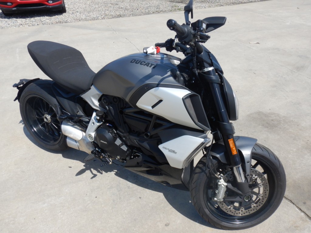 Honda Diavel 700