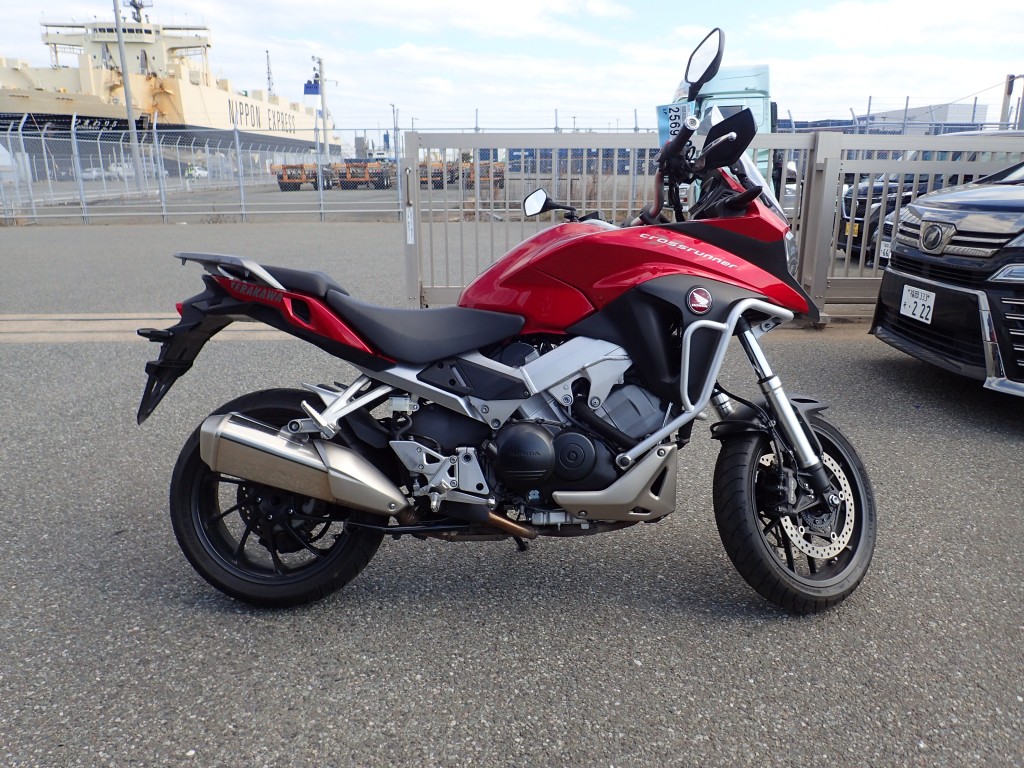 Honda VFR800X (22286км) купить в Москве – цена 1 020 000 руб. на мотоцикл  Хонда ВФР 800X, код товара 230217-0157 – Cemeco