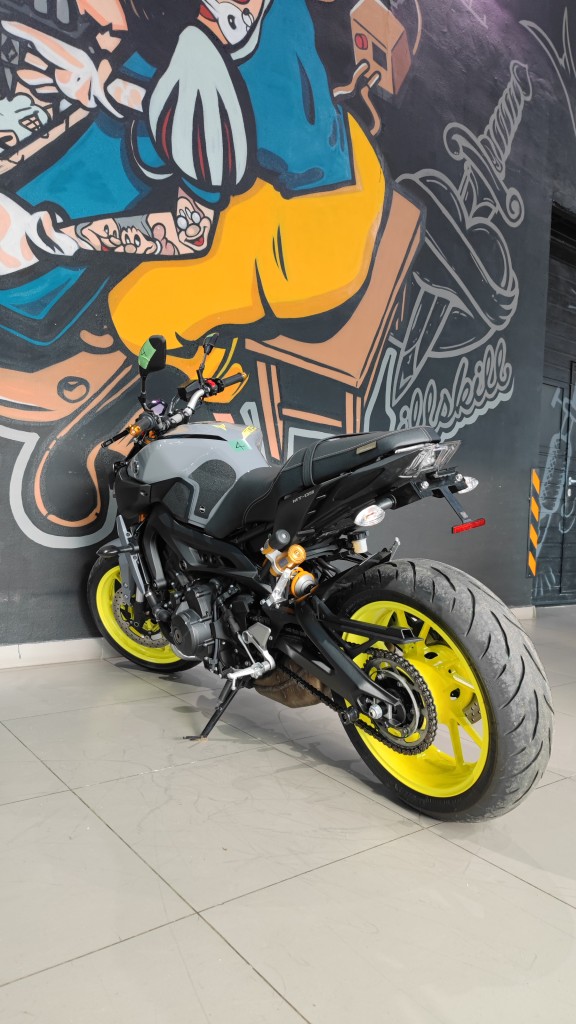 Yamaha MT-09 ABS (2093км) - купить с доставкой в Москве
