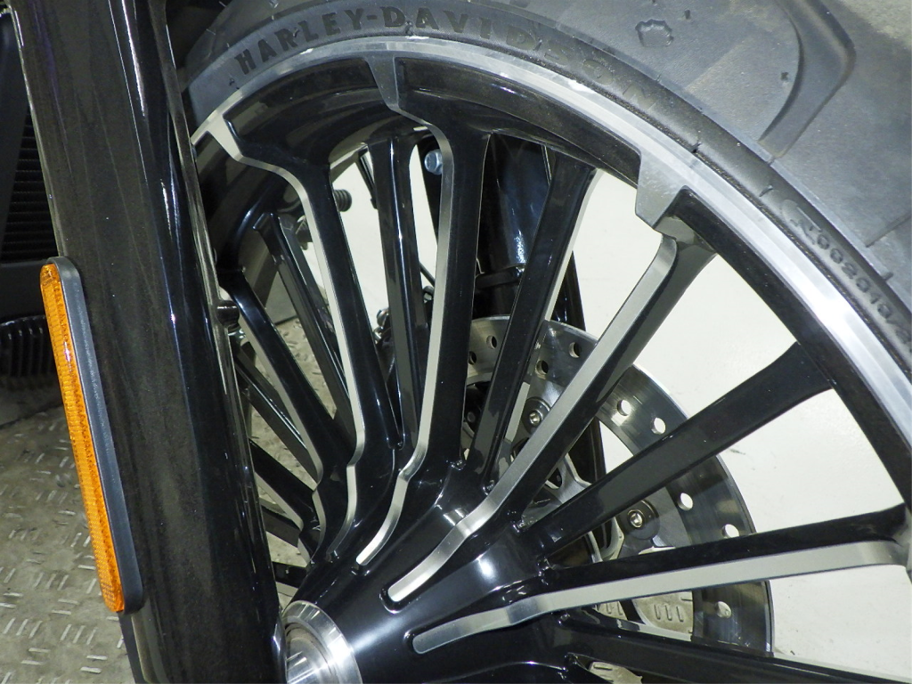 Harley-Davidson Softail Breakout FXBR 1920 (1км) - цена