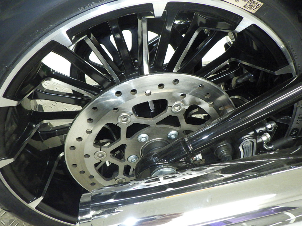 Harley-Davidson Softail Breakout FXBR 1920 (1км) - купить с доставкой в Москве